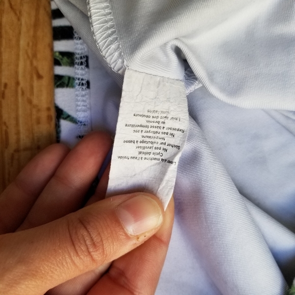 Evolution and Creation racer back top floral crop - Picture 5 of 8